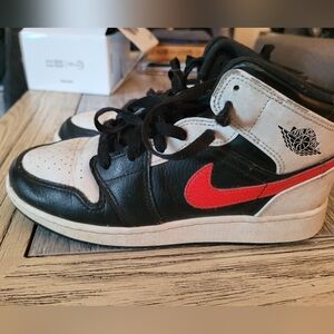 Jordan one, size 5.5 youth